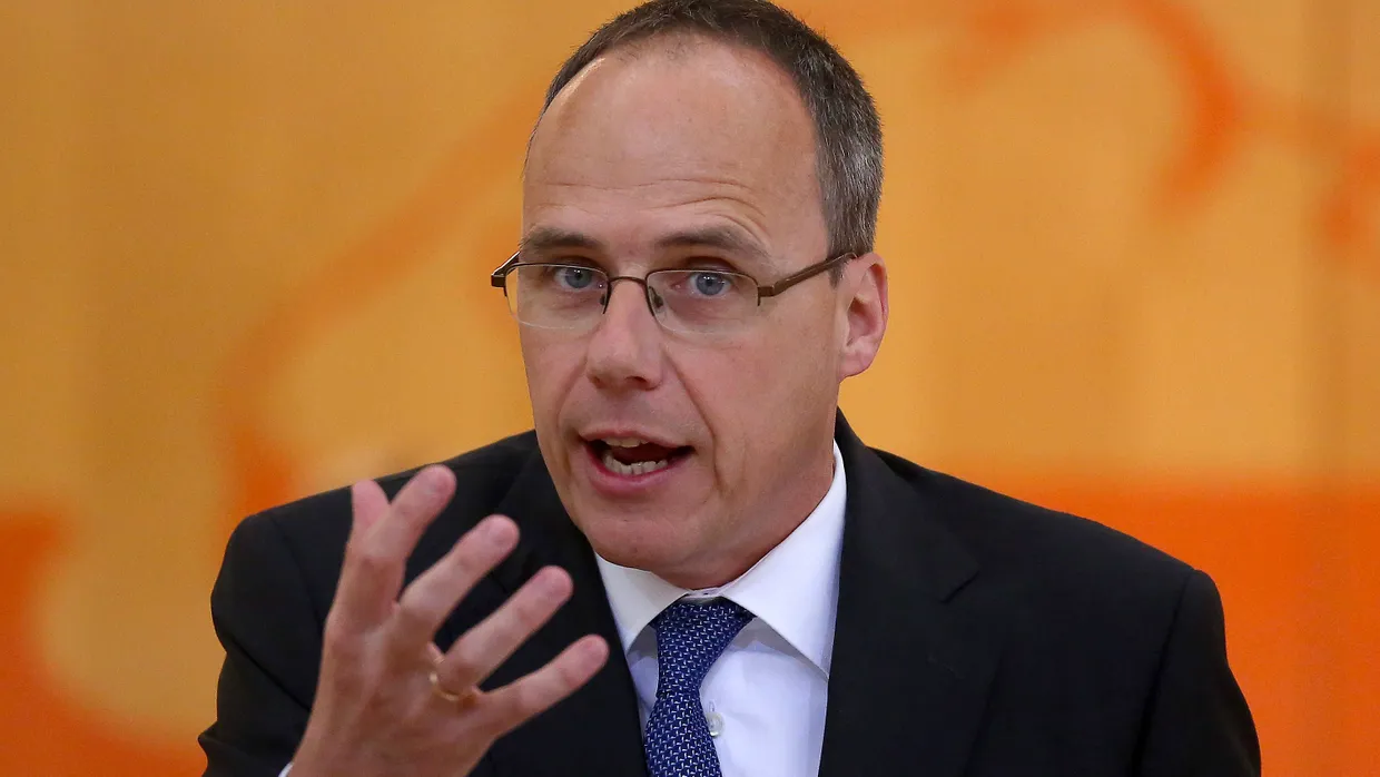Schlägt im Kampf gegen linke Chaoten und Fußball-Rowdys eine schärfere Gangart vor: der hessische Innenminister Peter Beuth (CDU)