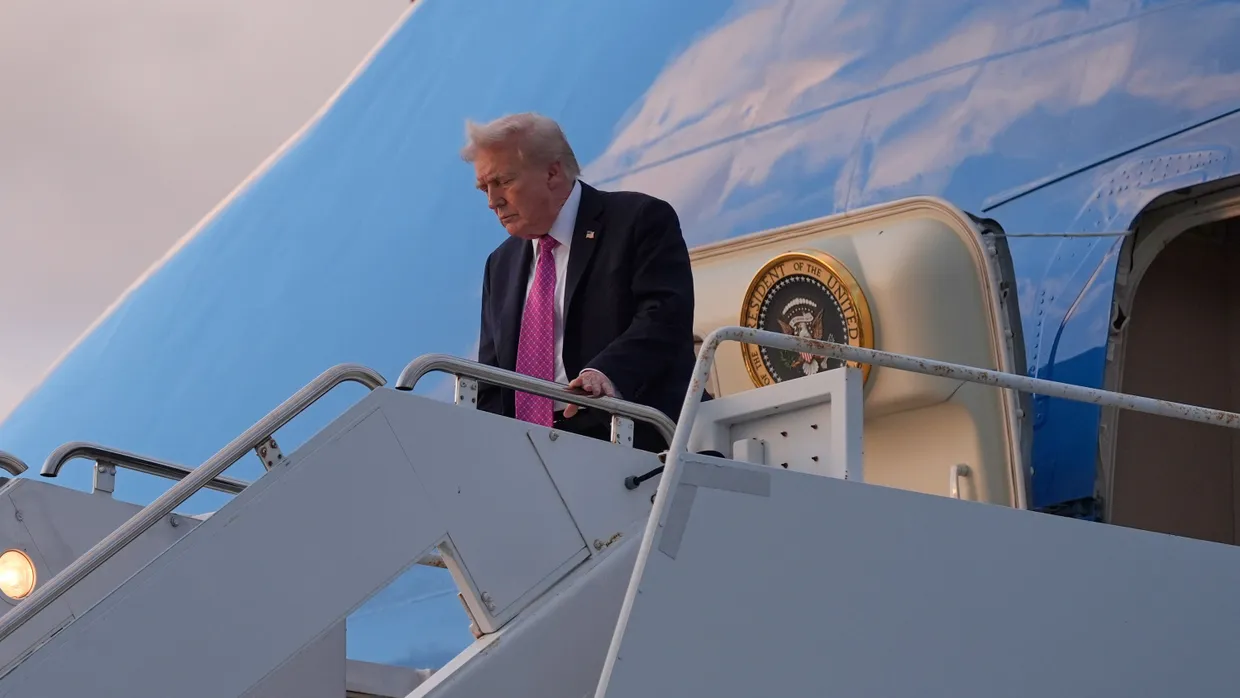 Donald Trump verlässt die Air Force One in West Palm Beach Ende Oktober.