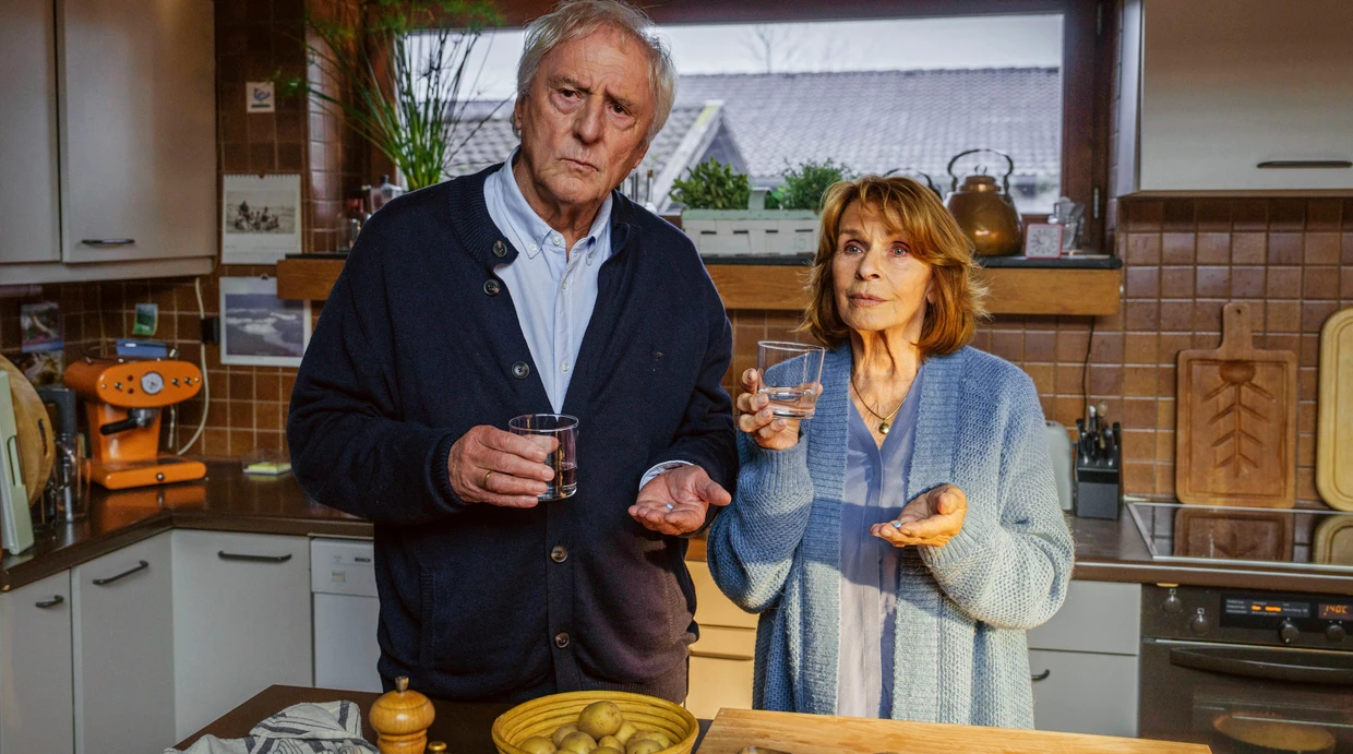  Günther (Günther Maria Halmer, li.) und Marianne (Senta Berger, re.) 2025