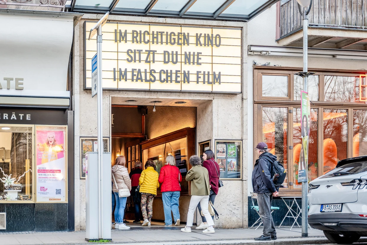 Das Motto der „Filmbühne“: „Im richtigen Kino sitzt du nie im falschen Film“