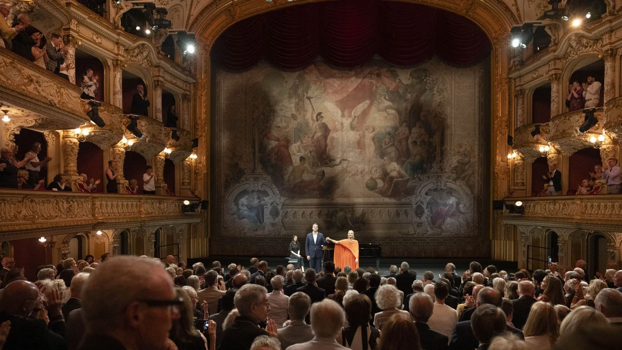 Saisonauftakt an Schauspiel und Opernhaus in Zürich | FAZ