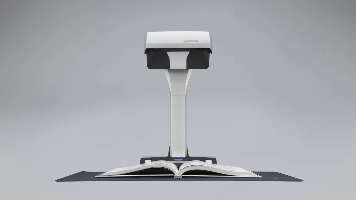 Der neue Overhead-Scanner von Fujitsu sieht aus wie eine übergroße Schreibtischlampe