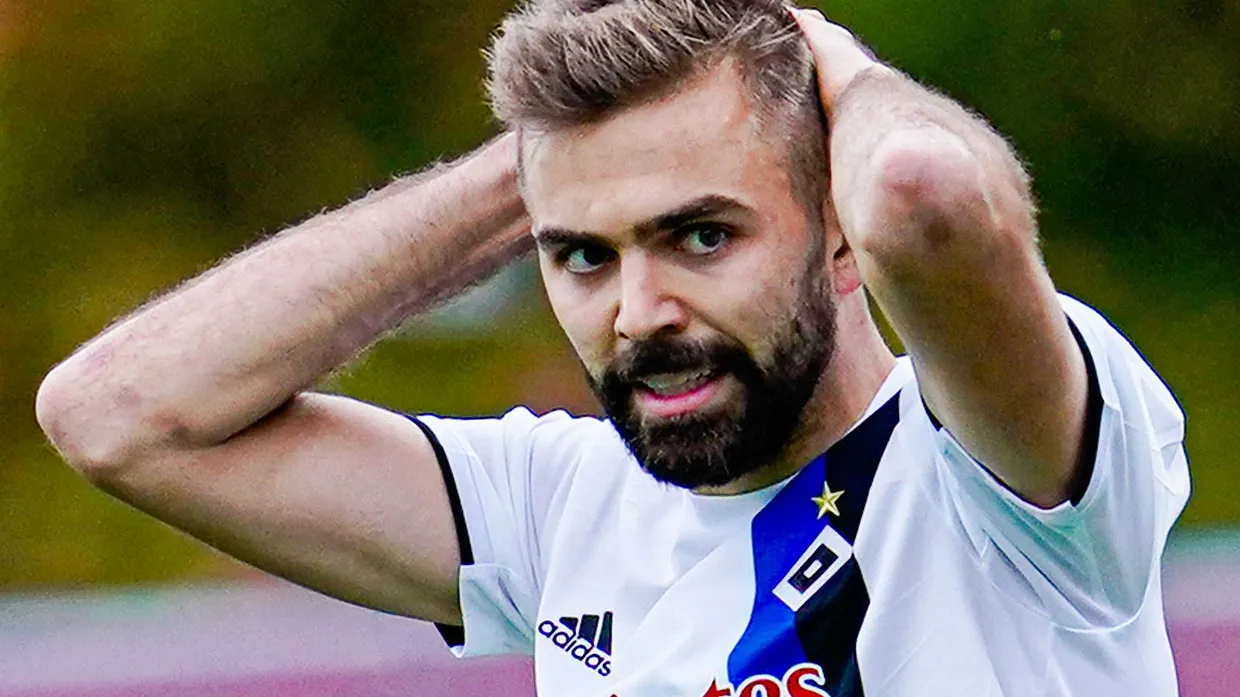 Lukas Hinterseer und der HSV verpassen den Sieg in Wiesbaden.