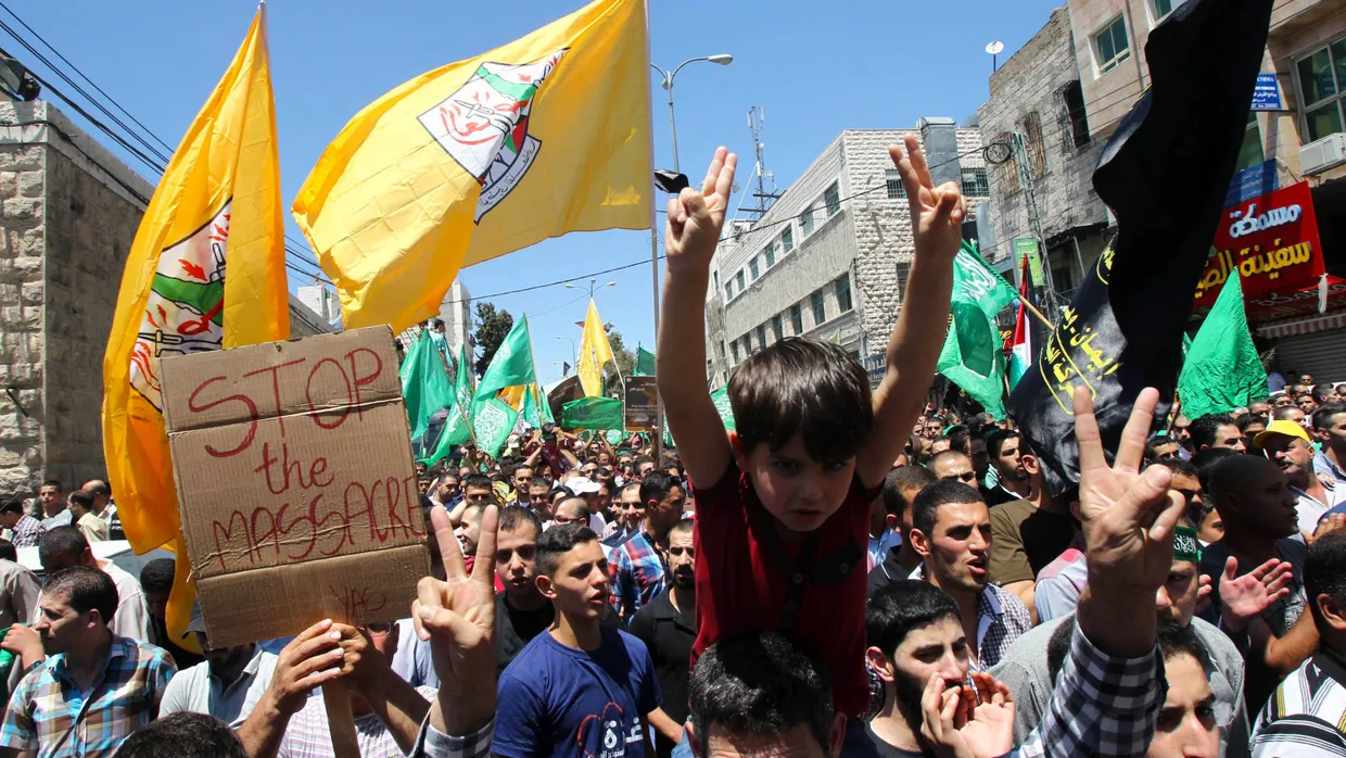 Palästinenser protestieren am Freitag gegen die israelische Offensive