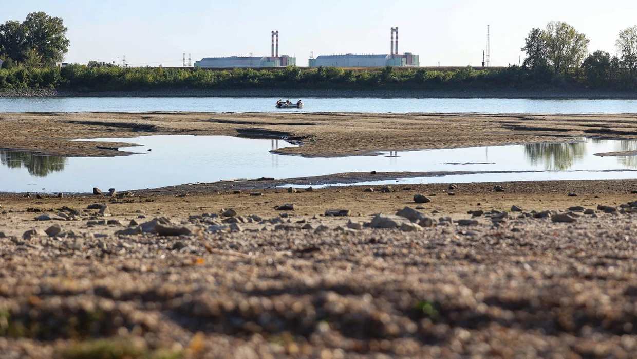 Das Kernkraftwerk MVM Paks, dessen Reaktor 3 aufgrund extrem niedriger Wasserstände an der Donau abgeschaltet werden musste.