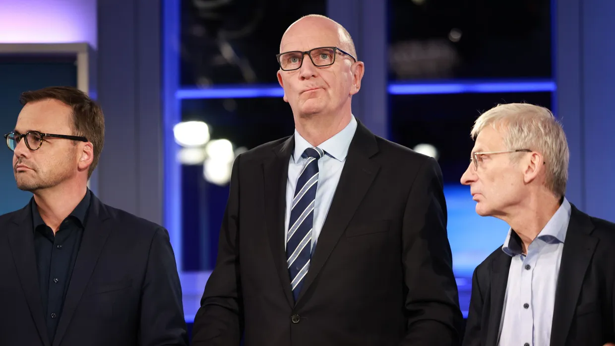 Dietmar Woidke (SPD) zwischen Jan Redmann (CDU, links) und Hans-Christoph Berndt (AfD).