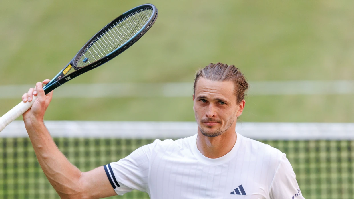 Eine Runde weiter: Alexander Zverev winkt ins Publikum