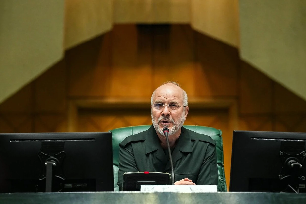 Parlamentssprecher Mohammad Bagher Ghalibaf m Februar im Parlament (Handout)
