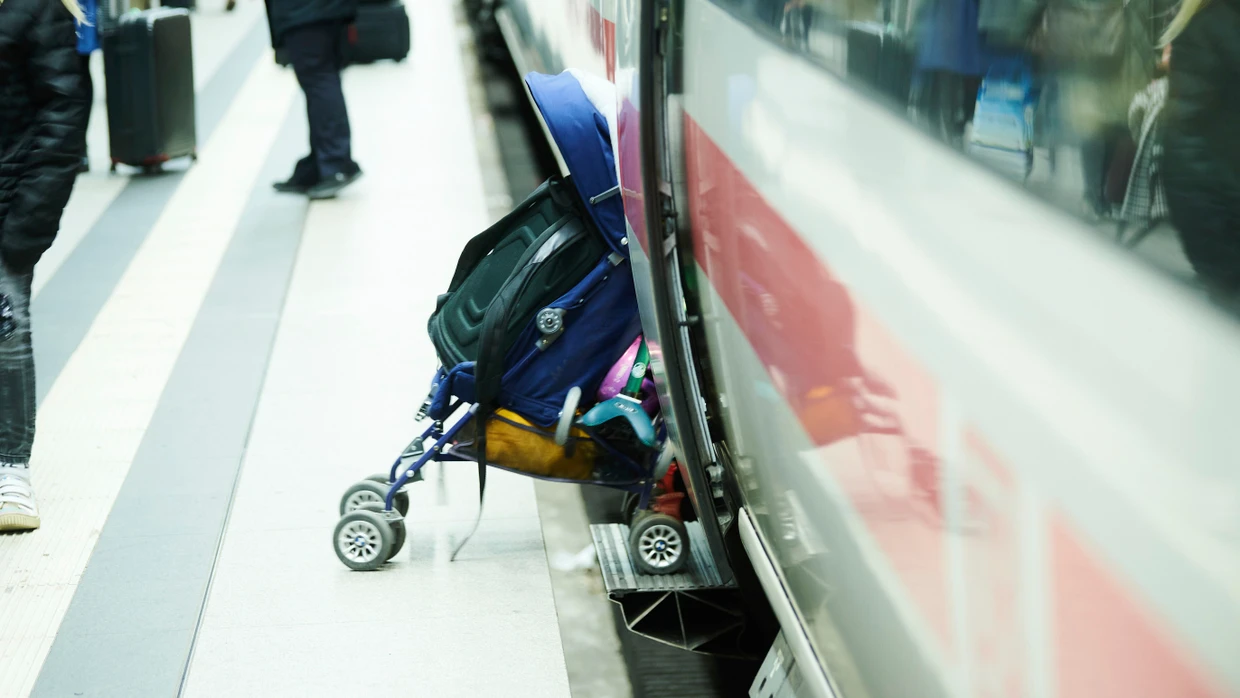 Bahn, Baby: Kleinkinder lieben Zugfahren | FAZ