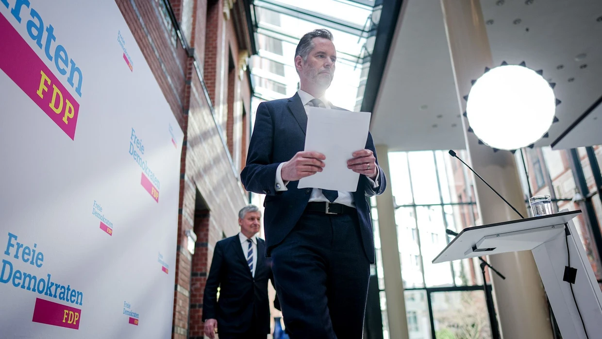 Schwieriger Gang: Der FDP-Vorsitzende Dürr am Montag nach der Wahl in Baden-Württemberg