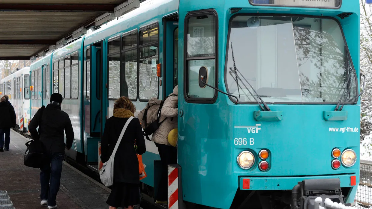 Bitte einsteigen: Der ÖPNV sucht Mitarbeiter.
