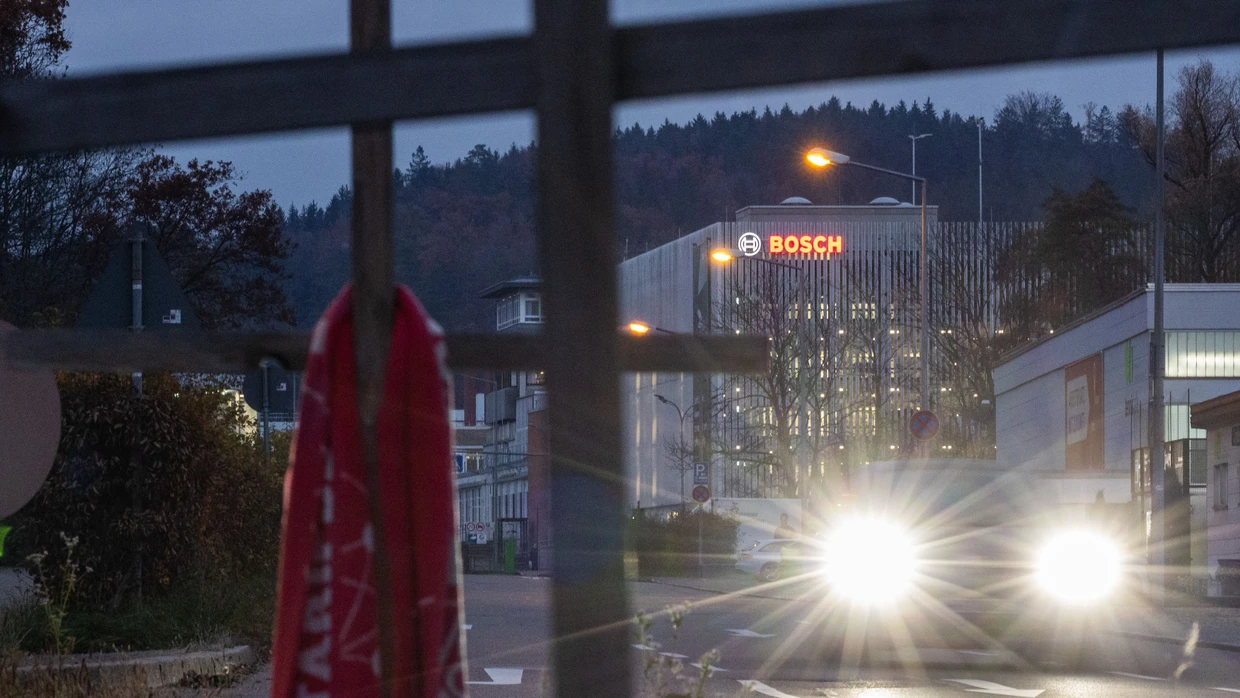 Bosch-Werk in Schwäbisch Gmünd: Der Zulieferer verlagert Produktion ins Ausland, was auch viele Lieferanten des Konzerns unter Druck setzt.