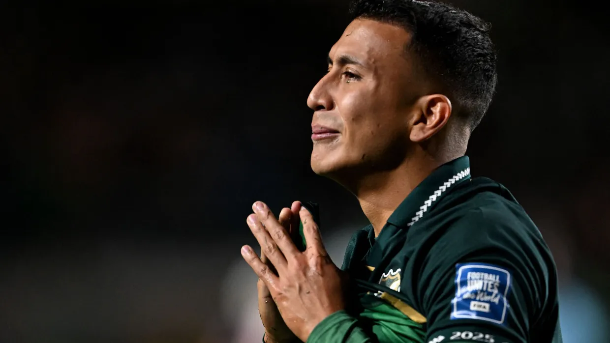 Ergriffen nach dem Sieg: Boliviens Roberto Fernandez