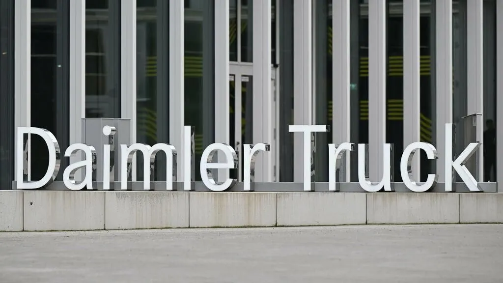 Im Vergleich zum Vorjahr ist der Absatz von Daimler Truck um 15 Prozent geschrumpft.