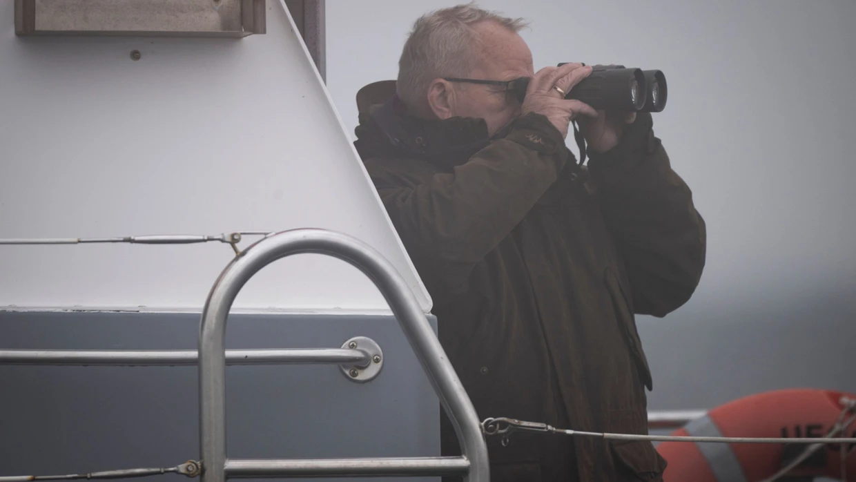 Immer ein Fernrohr zur Hand: Mecklenburg-Vorpommerns Umweltminister Till Backhaus (SPD)