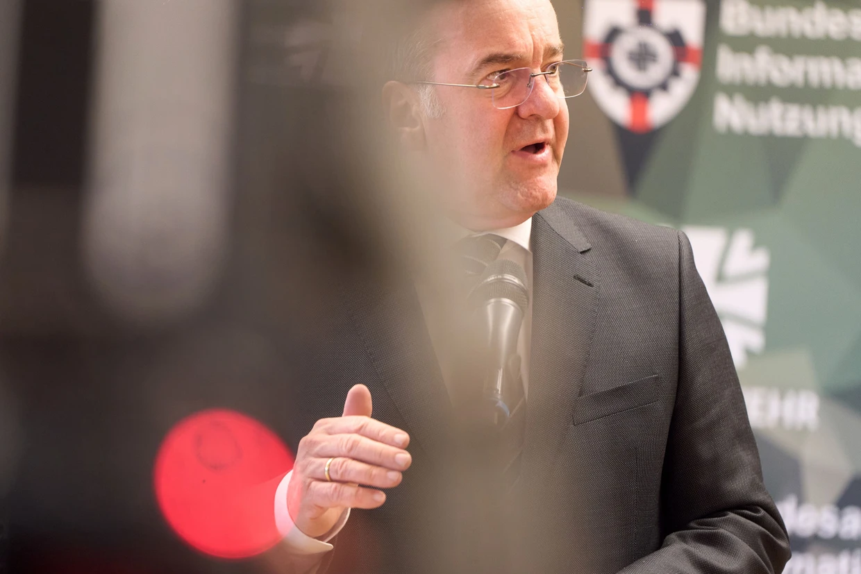 Bundesverteidigungsminister Boris Pistorius (SPD) muss sich im Vorfeld vor allem zum Einfluss von US-Investor Peter Thiel bei Stark&nbsp; äußern.