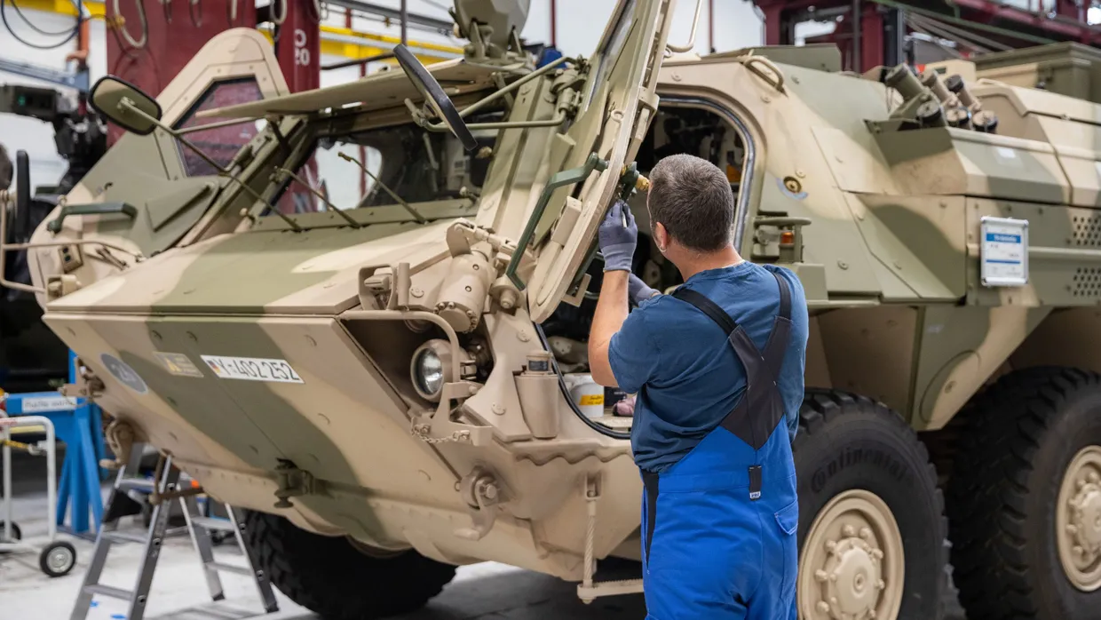 Vielseitig: Der Panzer Fuchs von Rheinmetall kann zum Aufspüren gefährlicher Kampfstoffe eingesetzt werden, aber auch als Sanitätsfahrzeug