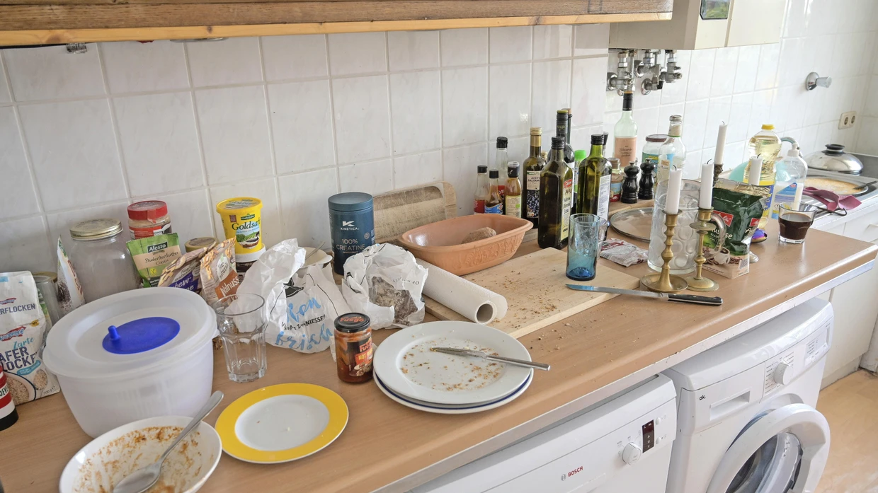 Klassische Situation: Zum Abwasch hat sich mal wieder niemand hinreißen lassen.