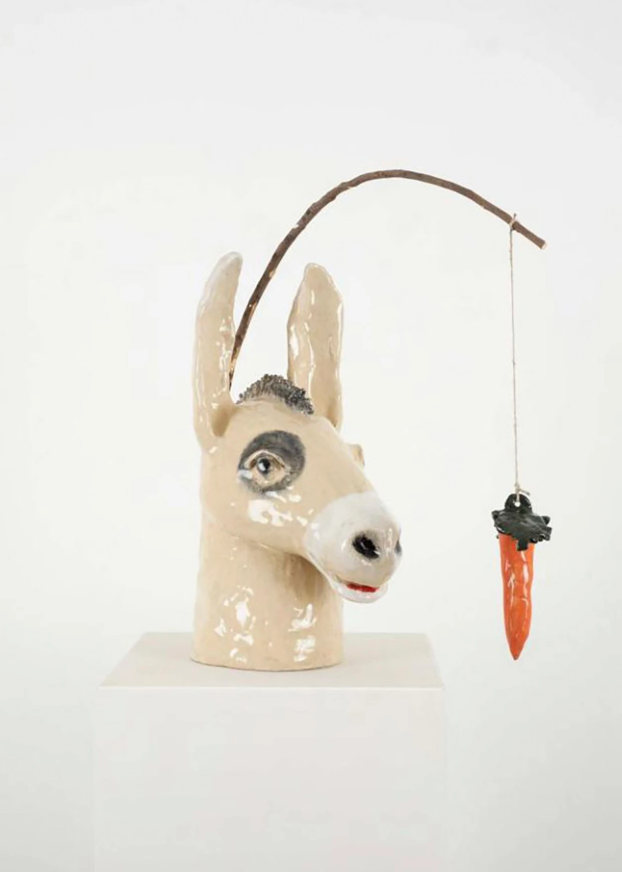 Bei Kaplan Projects (Palma): Marcelo Viquez, „Burro“, glasierte Keramik