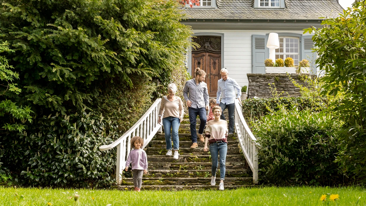 Bei einer Familie mit zwei Kindern können aktuell bis zu 1,6 Millionen Euro verschenkt werden. Eine Reform der Erbschaftsteuer könnte das ändern.
