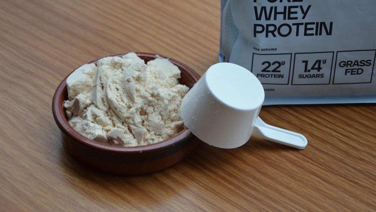 „Whey“: Proteinpulver ist bei Verbrauchern derzeit stark gefragt. Dafür gibt es mehrere Gründe.