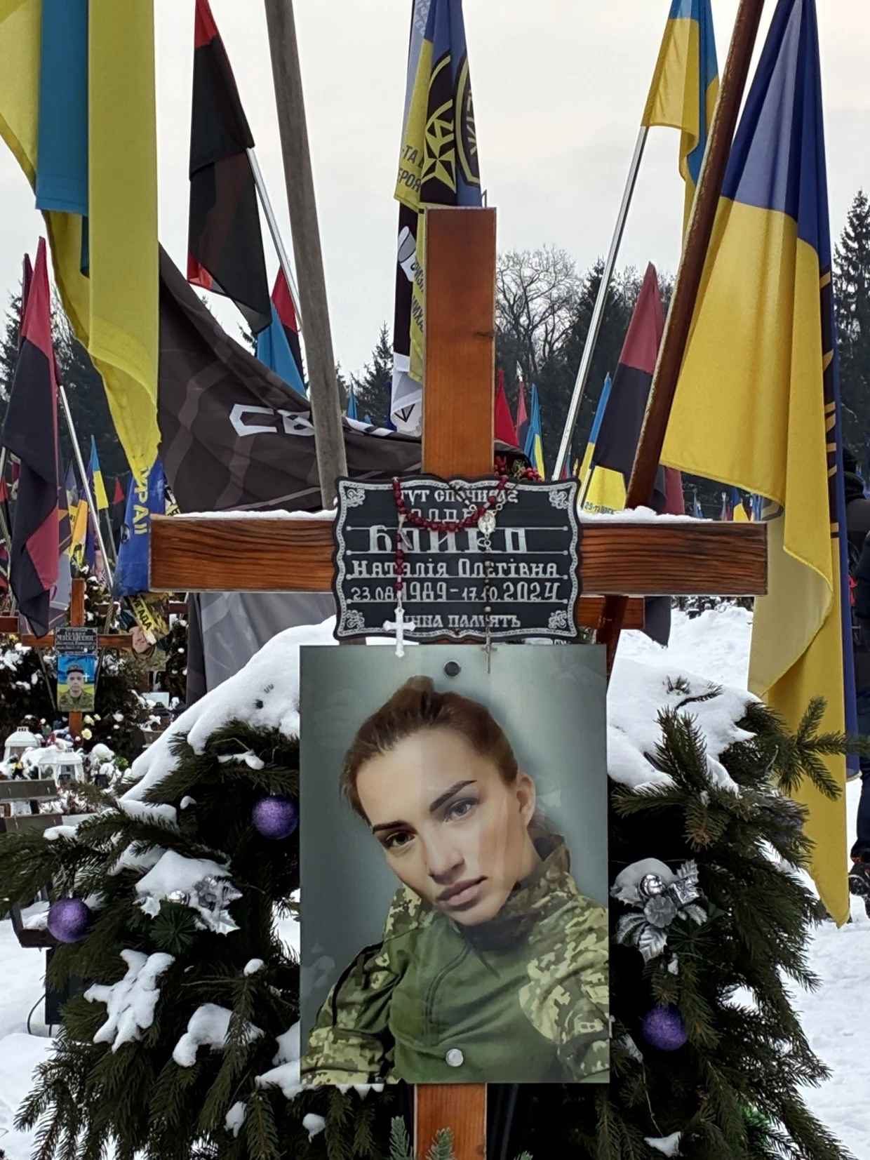 Eindrücke von einem Soldatenfriedhof in Lemberg (Lwiw) in der Urkaine