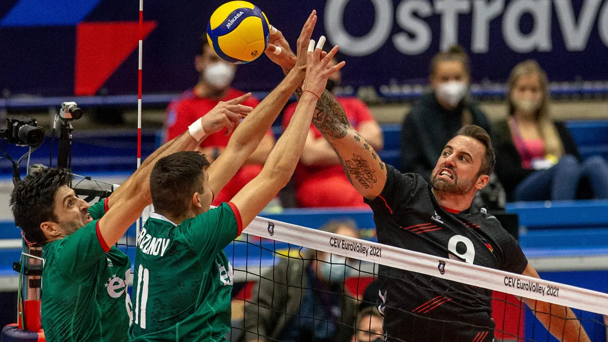 Einer, vor dem im Volleyball viele Respekt haben: Georg Grozer (rechts)