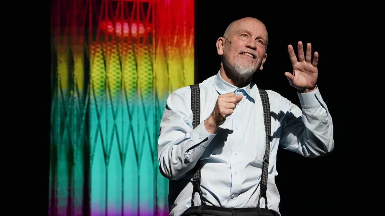 Weltstar zu Gast in Wiesbaden: John Malkovich als Theaterschauspieler im Koltès-Stück „in der Einsamkeit der Baumwollfelder“