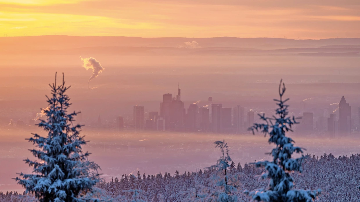 Banken in Frankfurt: Die Tagesgeldzinsen mancher Institute steigen wieder.