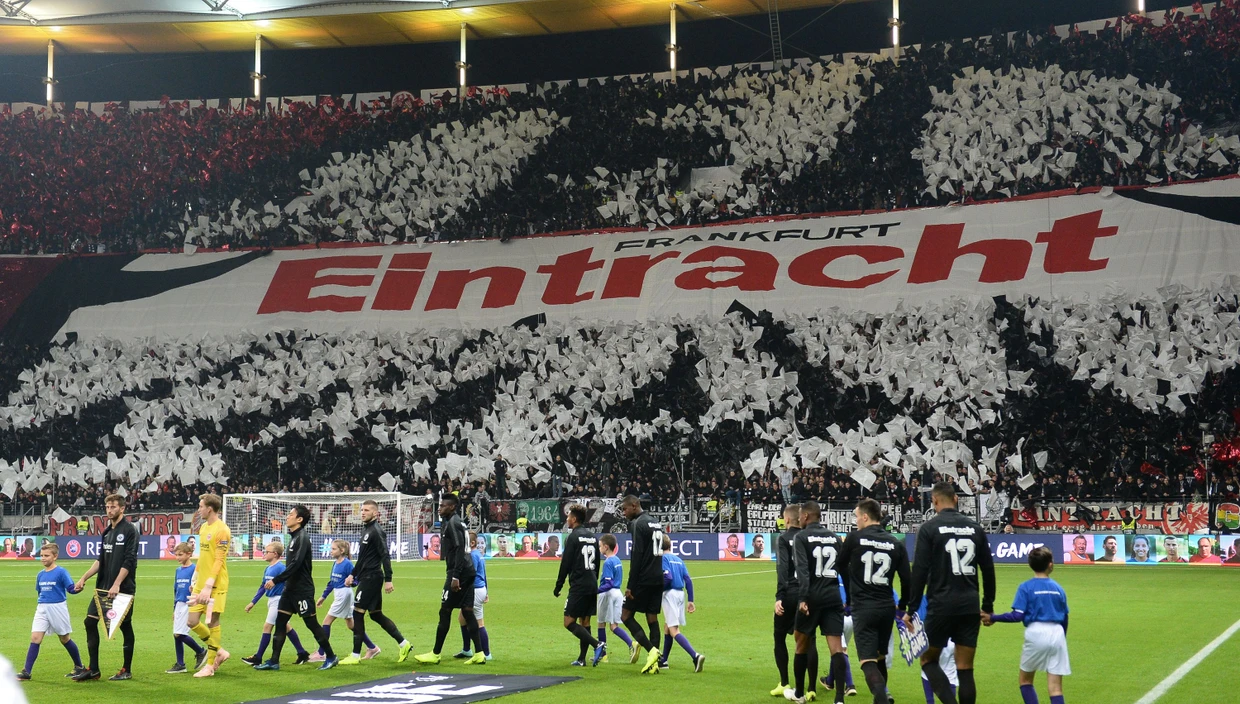 Spektakuläre Inszenierungen: Die Frankfurter Fans sind für ihre Stadion-Choreographien bekannt.
