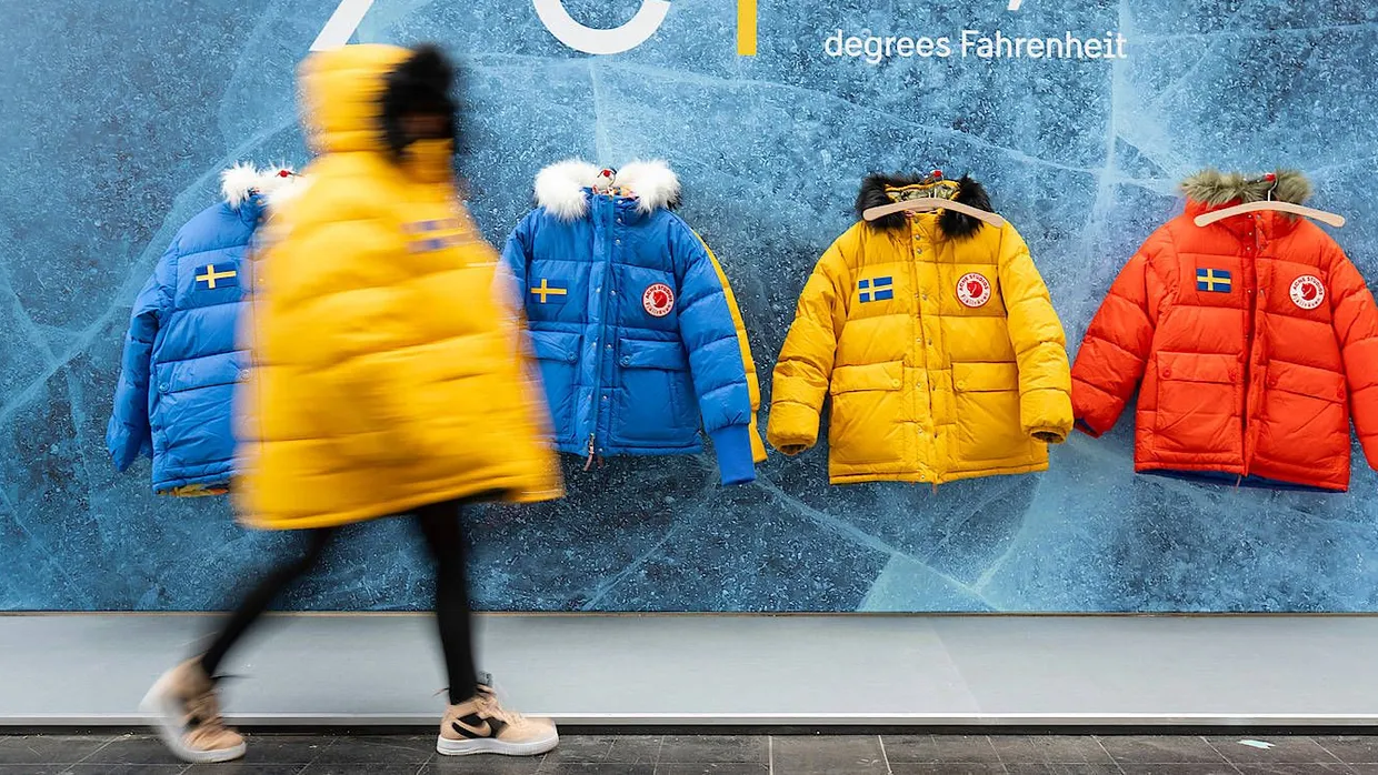 Es wird nochmal kalt am Wochenende – wer unbedingt raus muss, sollte sich die Winterjacke anziehen.