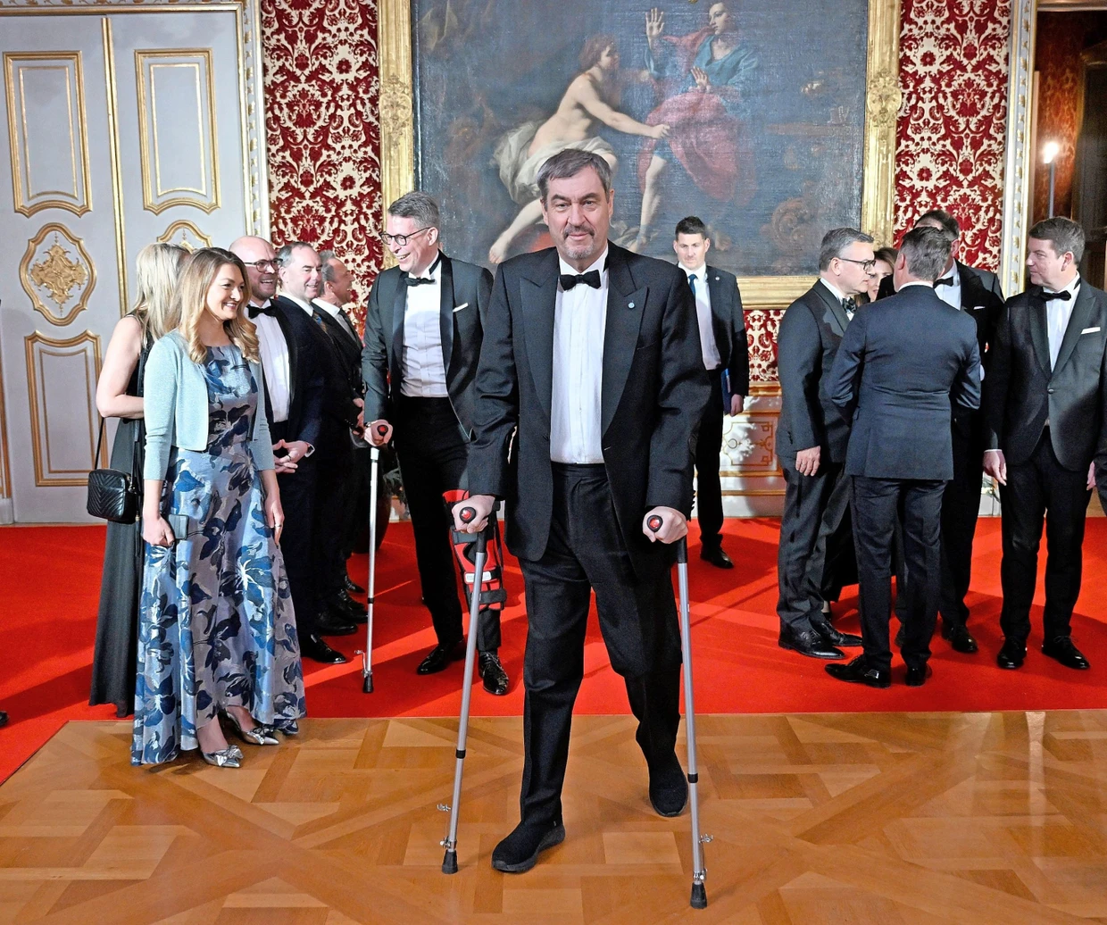 Mit Krücken: Söder bei seinem Neujahrsempfang im Januar in der Münchner Residenz