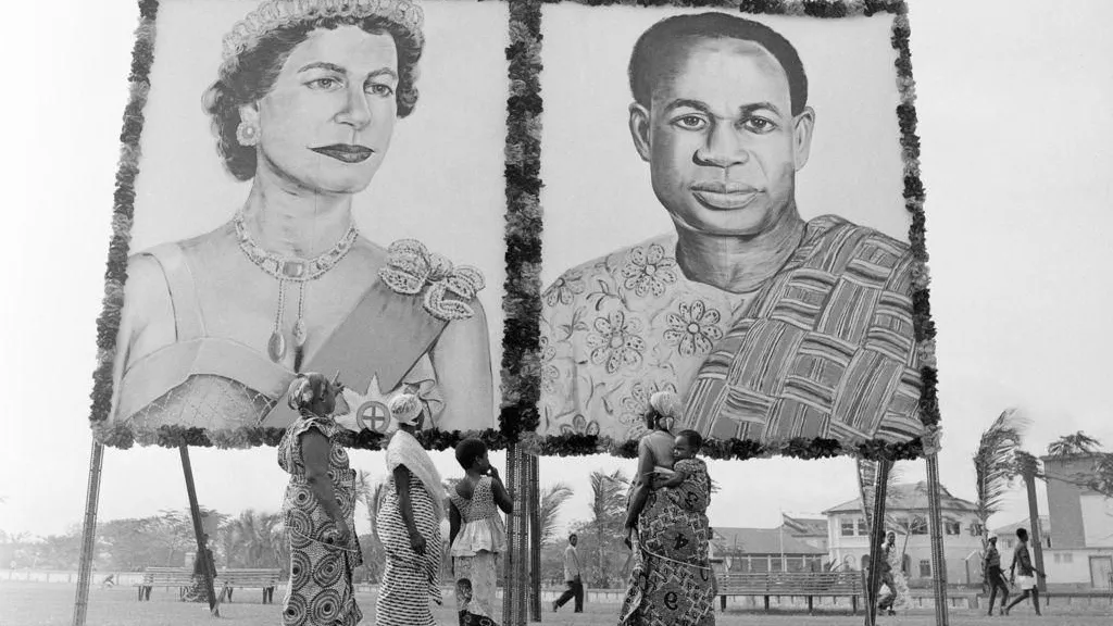 Postkolonialismus: Im November 1961 empfing Ghanas Staatsgründer Kwame Nkrumah die britische Königin Elisabeth II. in Accra.