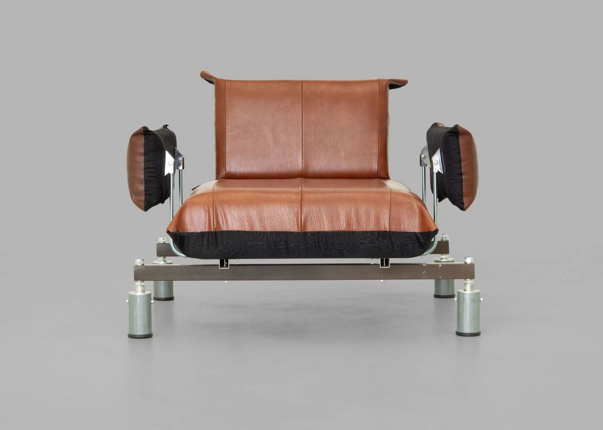 Sessel „As Long As The Body Follows“ von Arnaud Eubelen