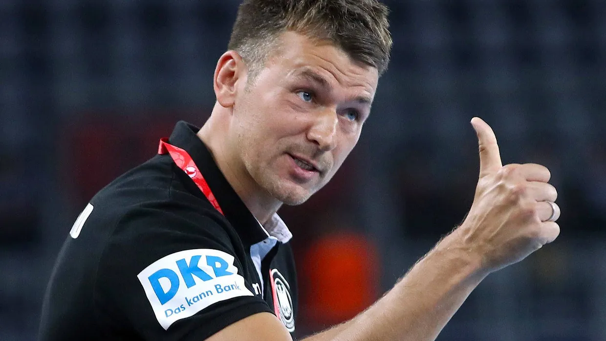 Daumen hoch bei Bundestrainer Christian Prokop – trotz zahlreicher Absagen für die Handball-EM, trotz der Überbelastung einiger Profis.
