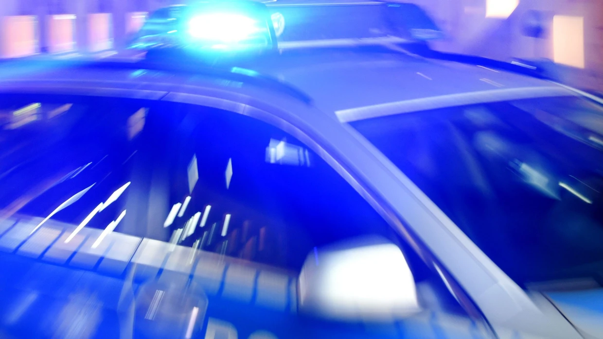 Nach dem Fund einer Leiche in Ginsheim-Gustavsburg ermittelt die Polizei. +++