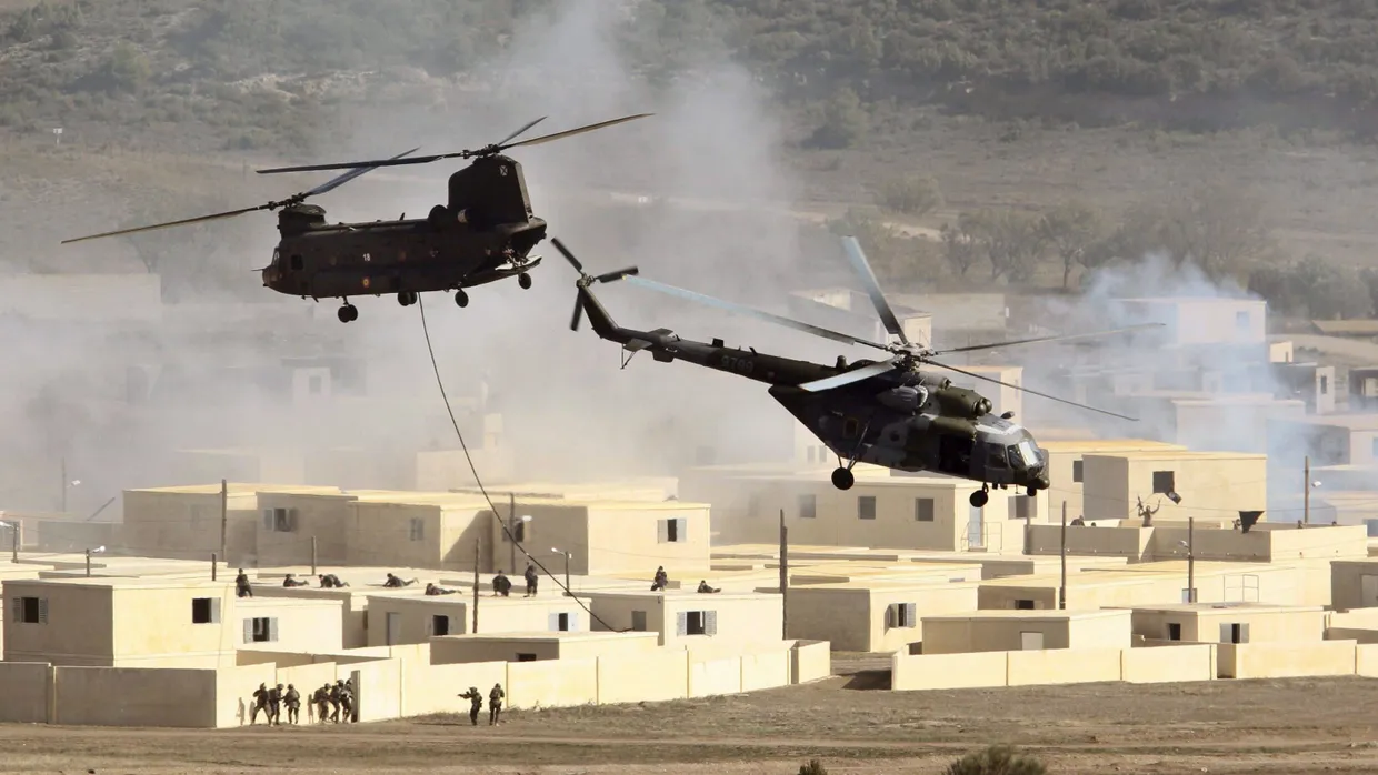 Im fiktiven Einsatz: Hubschrauber während der Nato-Übung