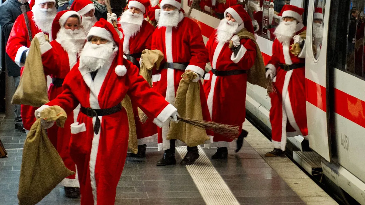 Weihnachtsgeschenk: Das Festtagsangebot des RMV gilt nicht nur für Nikoläuse