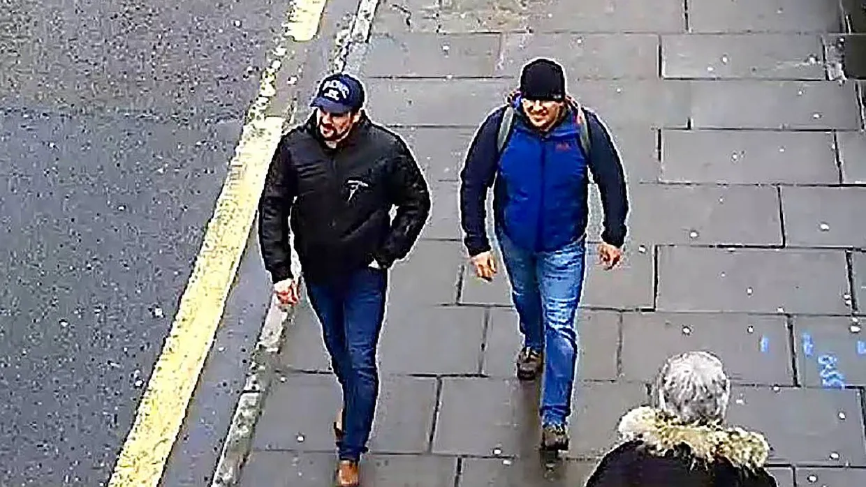 Ein von der britischen Polizei herausgegebenes Foto, das die beiden russischen Agenten zeigen soll, die Großbritannien für den Nervengiftanschlag auf Sergej Skripal verantwortlich macht