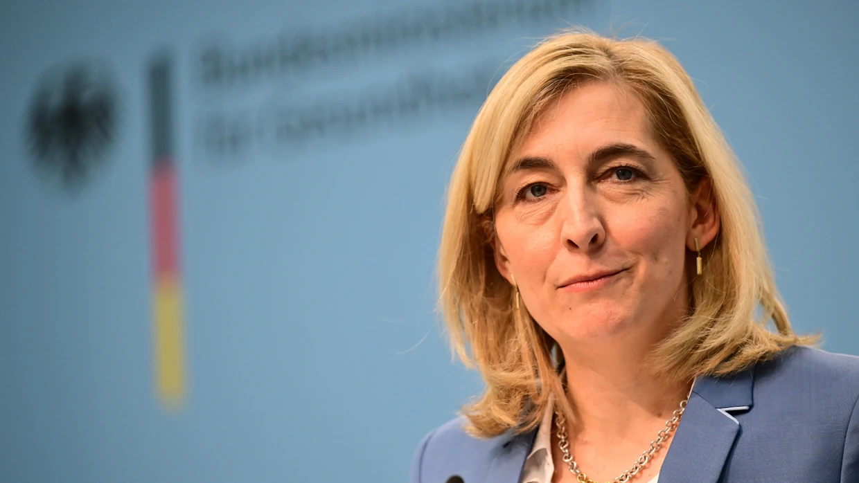 Bundesgesundheitsministerin plant für das kommende Jahr höhere Krankenkassenbeiträge für Gutverdiener.