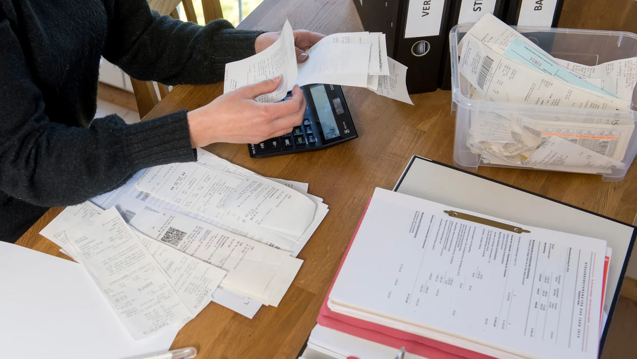 Der Papierkram wird weniger. Belege müssen aufbewahrt, aber seit 2017 nicht mehr eingereicht werden.