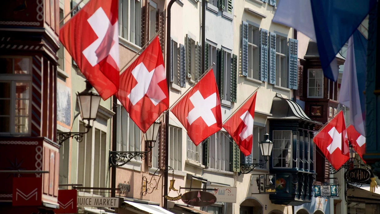 Hoch spekuliert und alles verloren: Dubiose Vorgänge um Schweizer  Devisenportal | FAZ