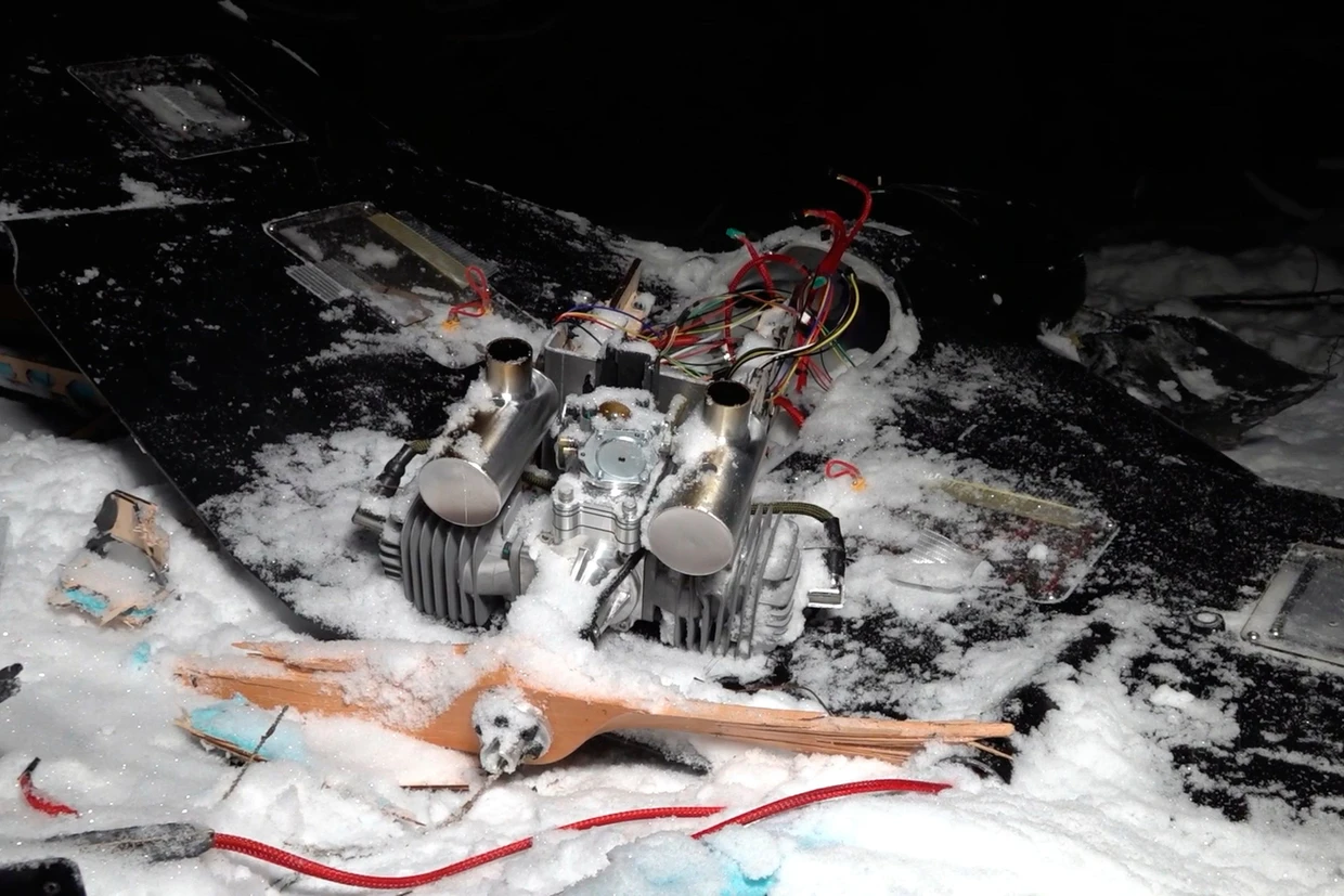 Dieses vom russischen Verteidigungsministerium verbreitete Bild soll die Trümmer einer ukrainischen Drohne zeigen.