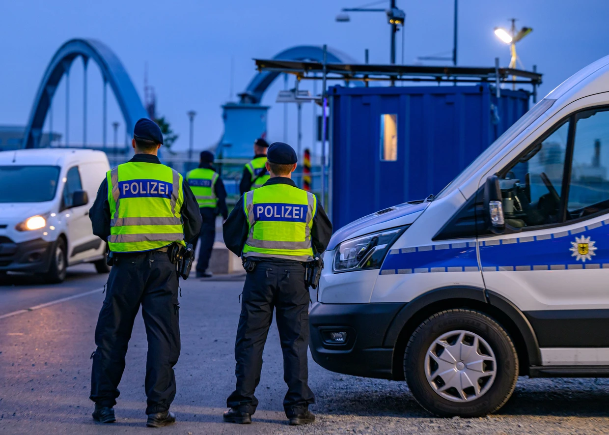 Bundespolizisten an der deutsch-polnischen Grenze in Frankfurt (Oder)