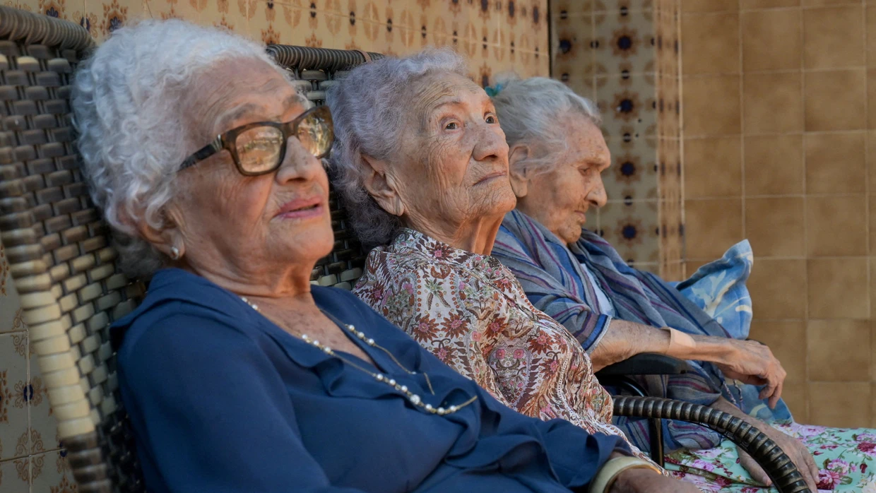 Seit mehr als 100 Jahren Schwestern: Zoraide de Deus Mota, 104, Zulina de Deus Nunes, 103, und Levita de Deus Nunes, 109, aus Brasilien sind die ältesten lebenden Geschwister.