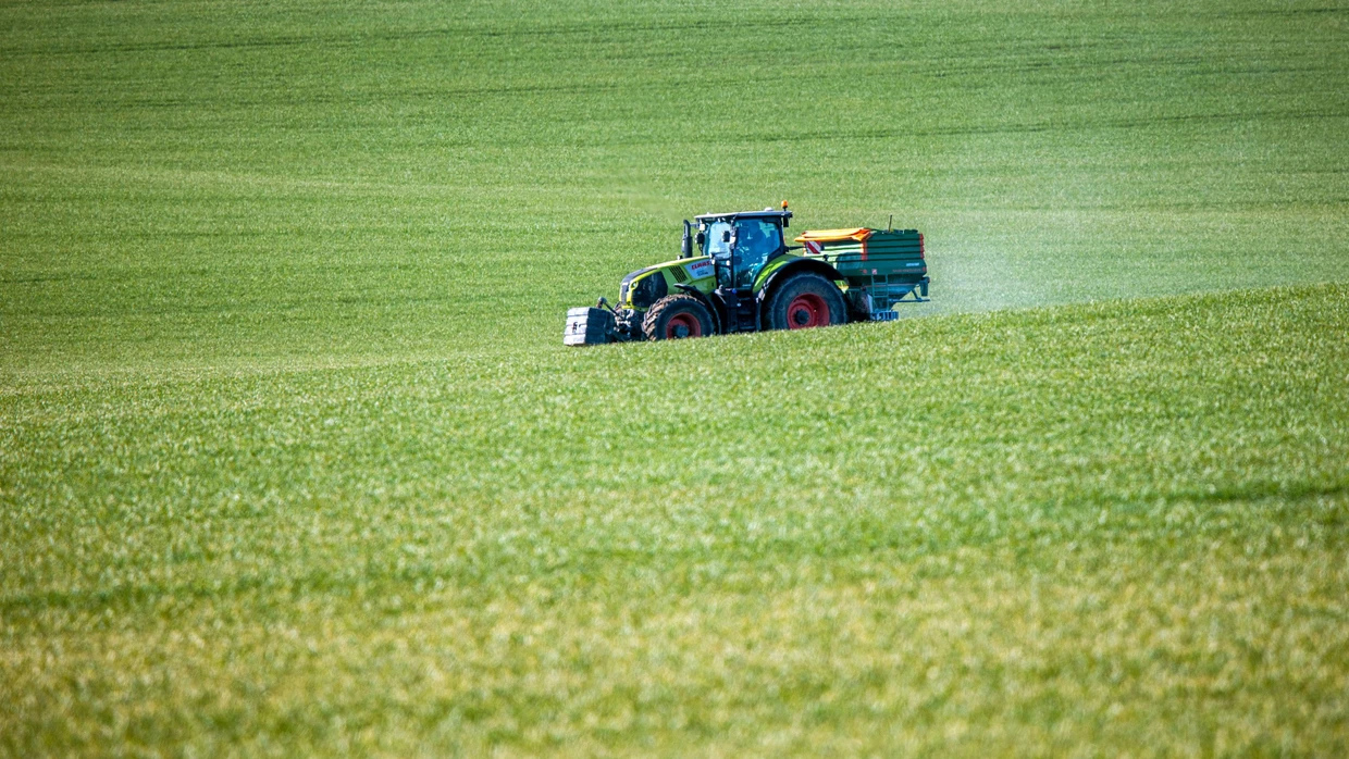 Warum immer mehr deutsche Landwirte russischen Dnger nutzen | FAZ