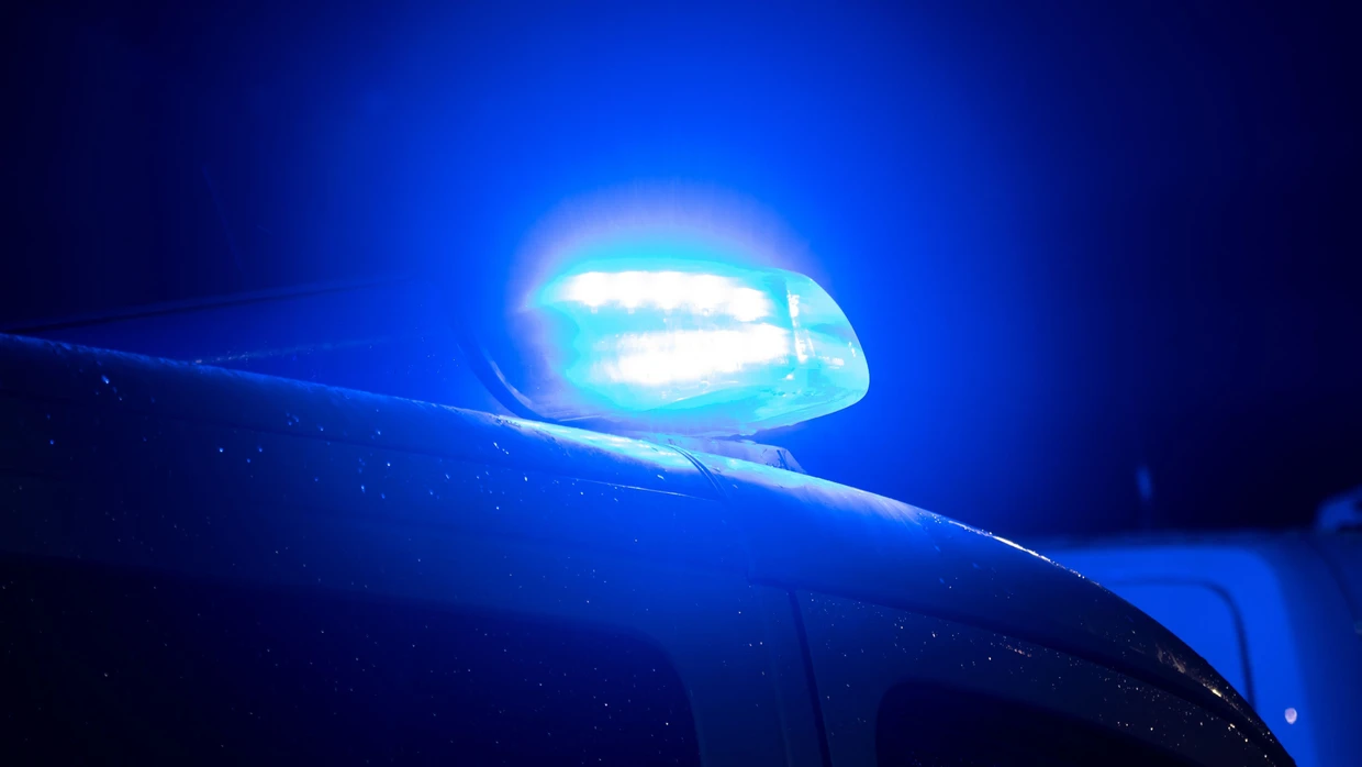 Die Frau aus Biebergemünd wurde einem kleinen Teich entdeckt. Derzeit geht die Polizei von einem Unfall aus.