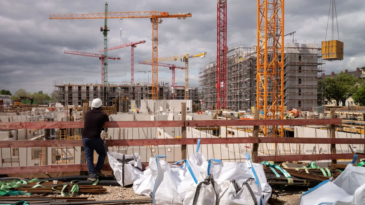 Alles soll schneller gehen: Die Länder stellen in Aussicht, ihre 16 Landesbauordnungen zu „vereinheitlichen, wo dies der Beschleunigung dient“.