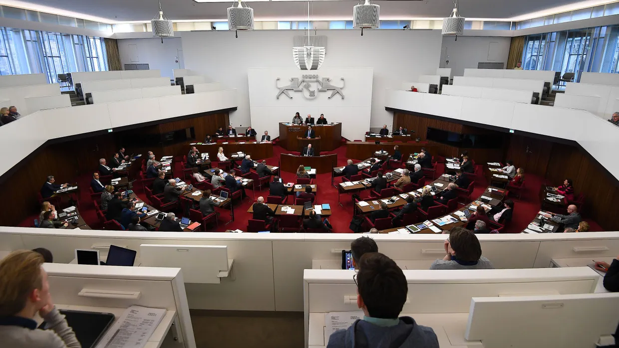 In der Bremer Bürgerschaft sitzt Patrick Özturk immer noch (Symbolbild).