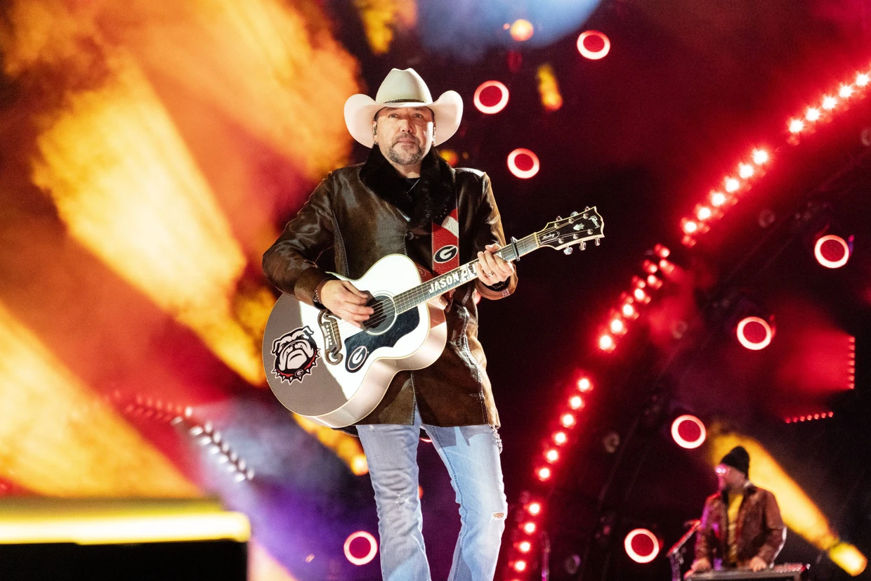 Jason Aldean an Silvester 2025 auf einem Konzert in Nashville